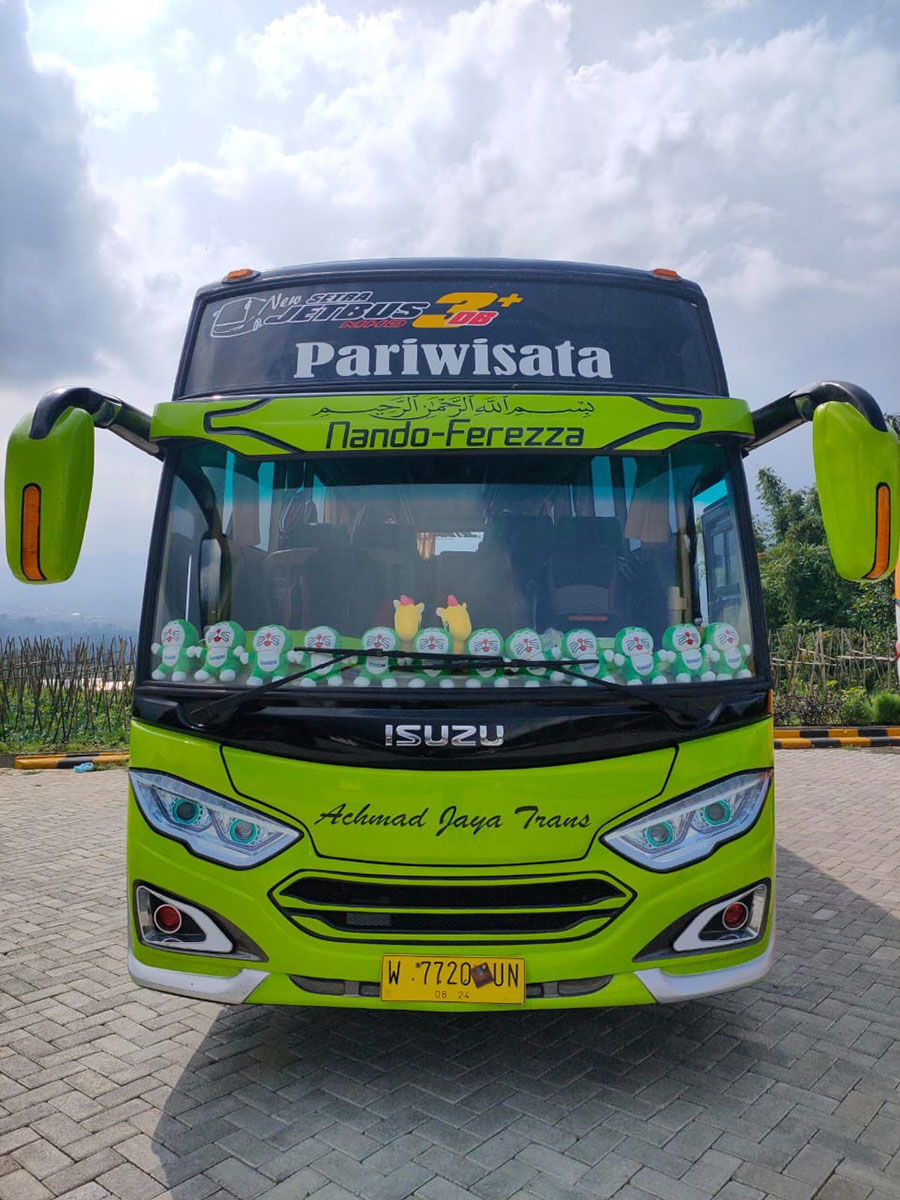 sewa bus surabaya