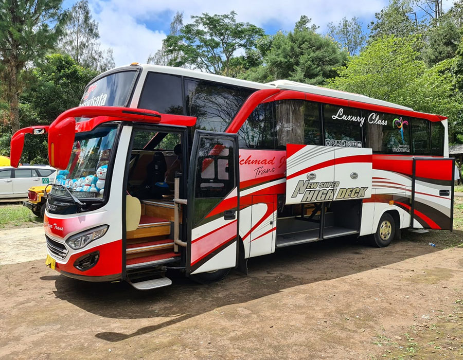 sewa bus surabaya